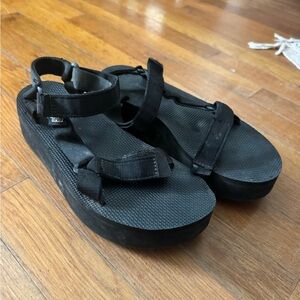 Teva Black Platform Sandals in perfect condition just need cleaned size 8